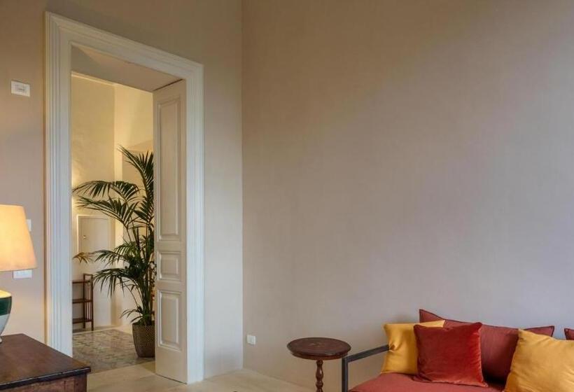 חדר דלוקס לשלושה, Palazzo Garzia   Dimora Storica