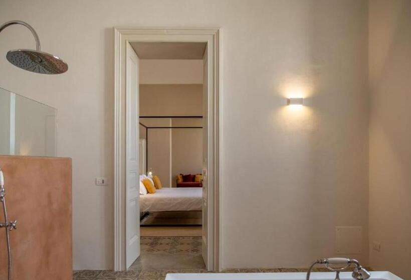 חדר דלוקס לשלושה, Palazzo Garzia   Dimora Storica