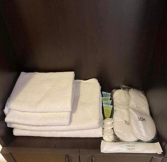 اتاق اکونومی, Kanudosi