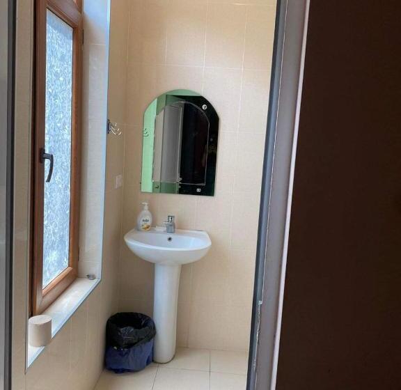 اتاق اکونومی, Kanudosi