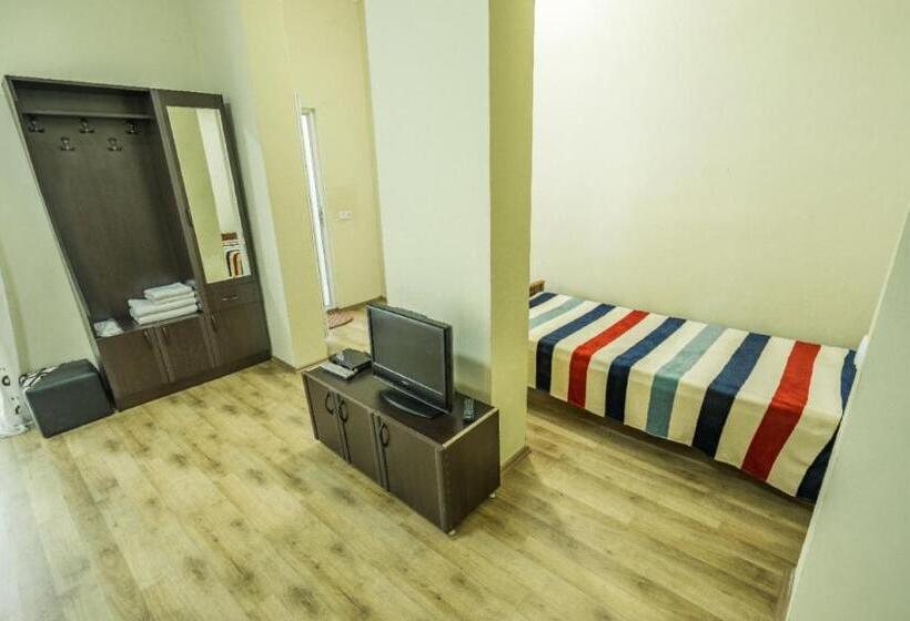 اتاق لوکس سه تخته, Kanudosi