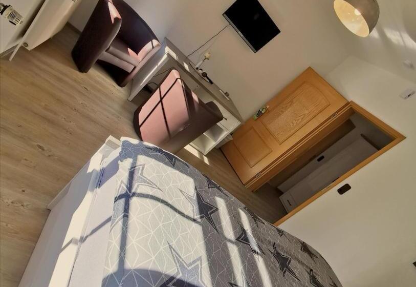 经济房, Landhotel Heidkrug