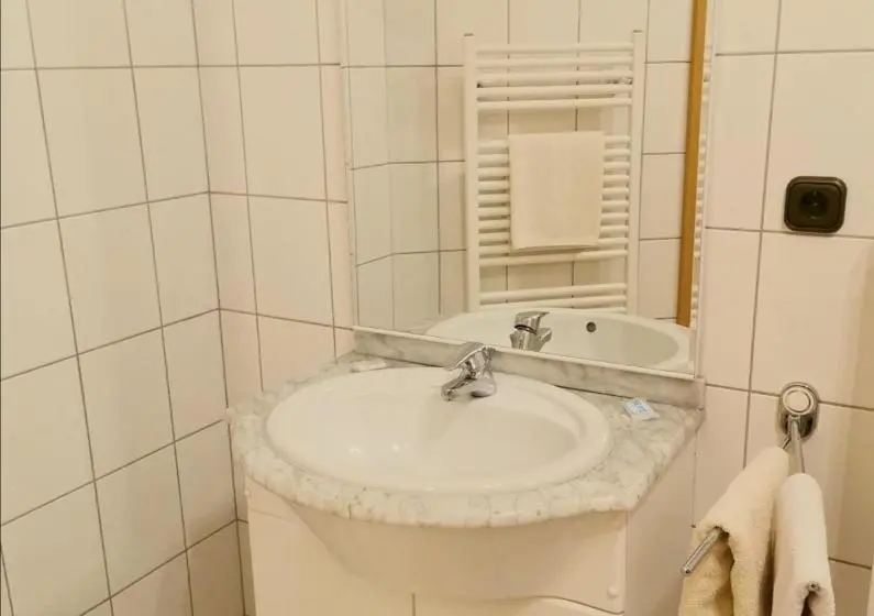 Huoneisto 2 Makuuhuonetta, Landhotel Heidkrug