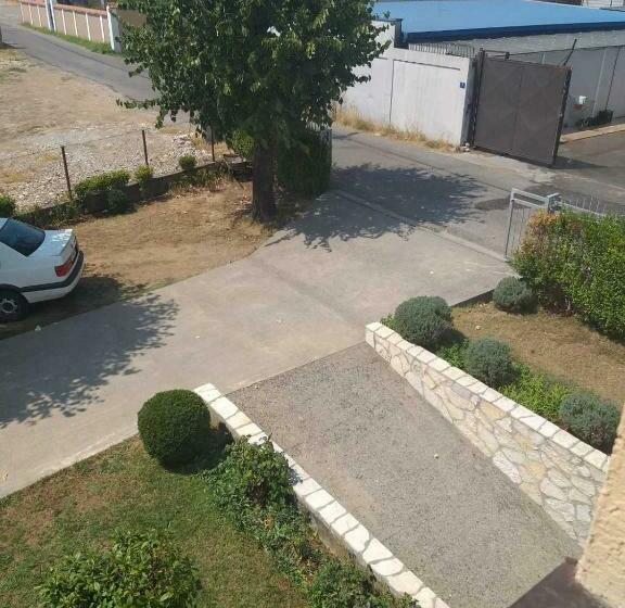 트리플 클래식 룸, Hostel Vera   Airport Podgorica