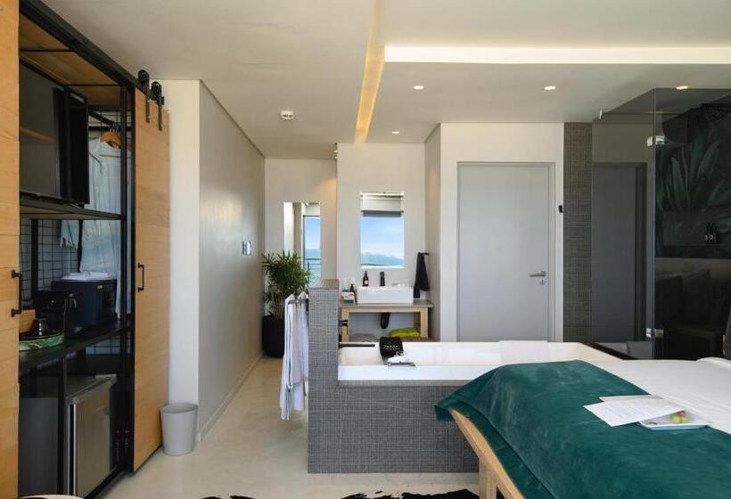 Номер Стандарт Вид на Море, North Star Micro