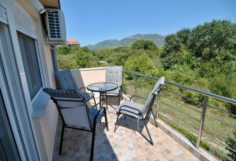 اتاق استاندارد با بالکن, Neðo Apartments Brda