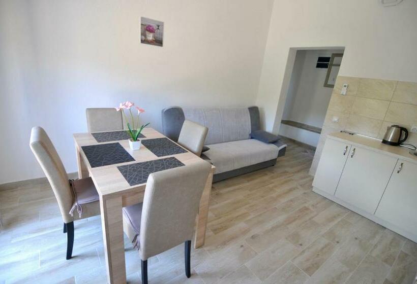 اتاق استاندارد با بالکن, Neðo Apartments Brda