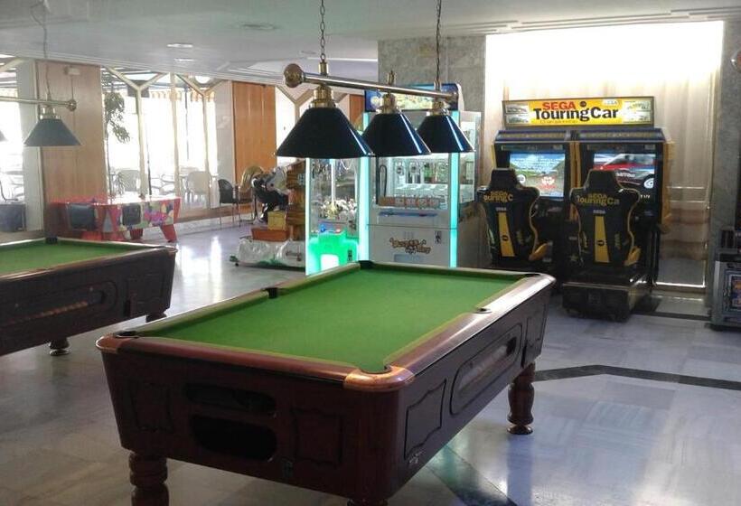 إستوديو قياسى مطل على البحر, Benal Beach