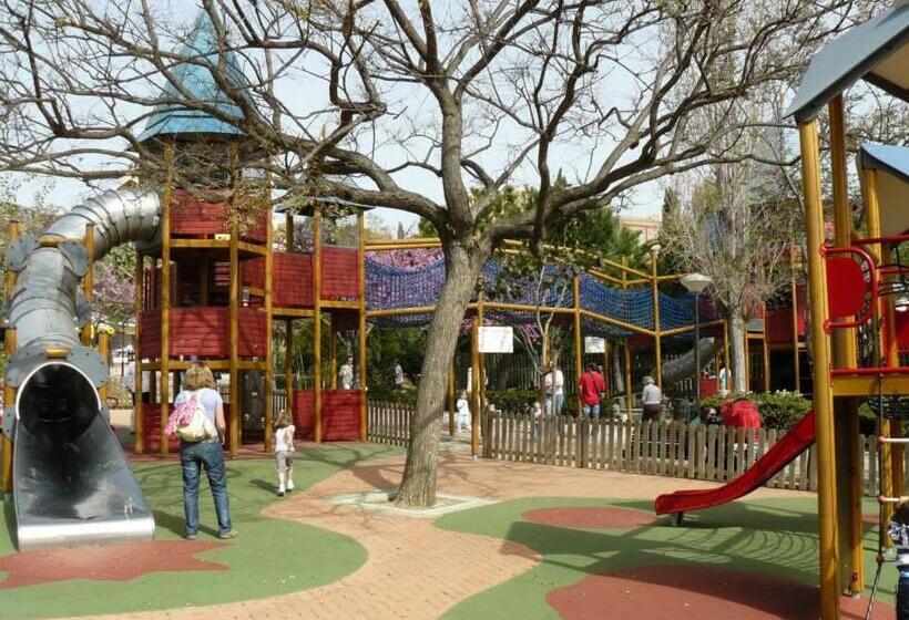 إستوديو قياسى مطل على البحر, Benal Beach