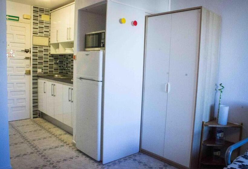 إستوديو قياسى مطل على البحر, Benal Beach