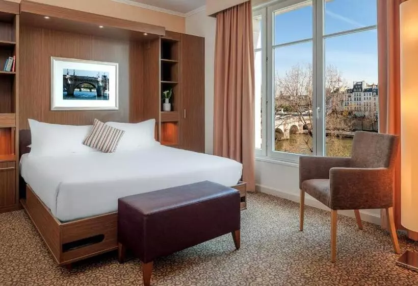 Standard studio with river view, Citadines Saintgermaindespres Paris