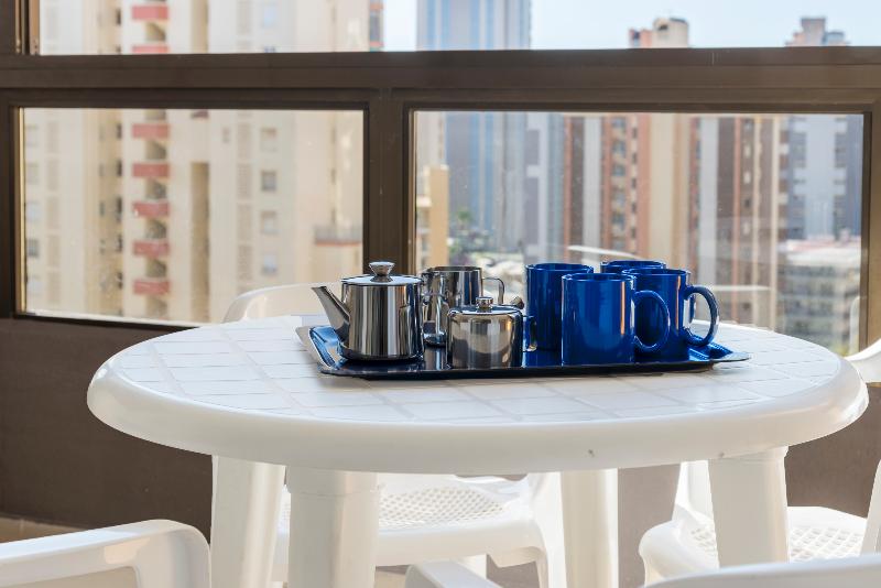 דירת חדר, Gemelos II-IV