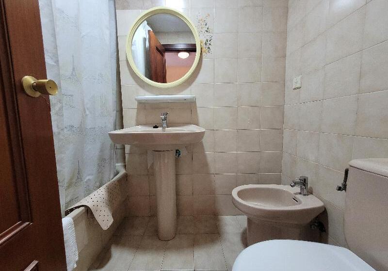 דירת חדר, Gemelos II-IV