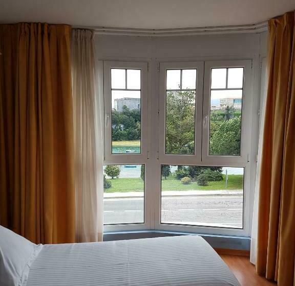 اتاق سوپریور, Faro De San Vicente