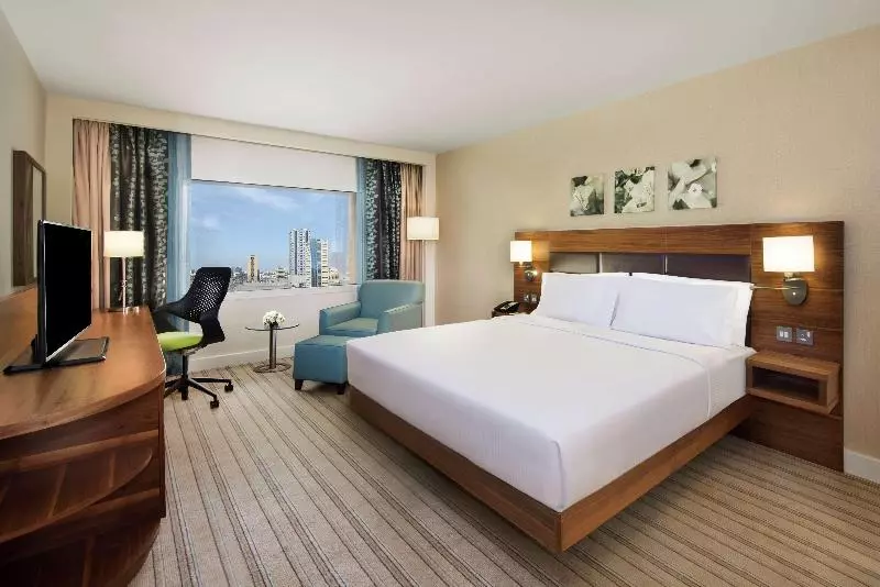 اتاق استاندارد با تخت بزرگ, Hilton Garden Inn Ras Al Khaimah