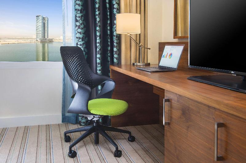 스탠다드 룸 킹사이즈 침대, Hilton Garden Inn Ras Al Khaimah