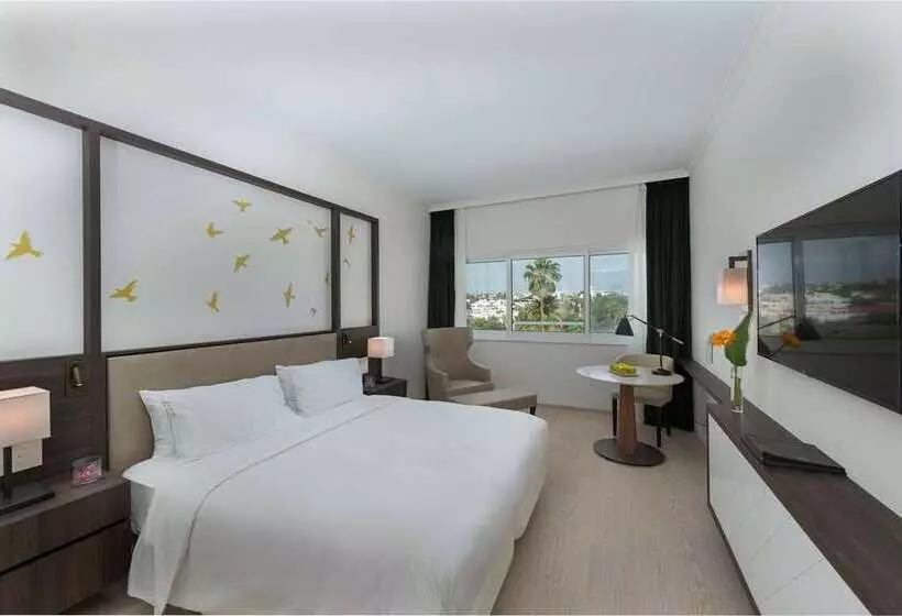 اتاق استاندارد با تخت بزرگ, Hilton Garden Inn Ras Al Khaimah