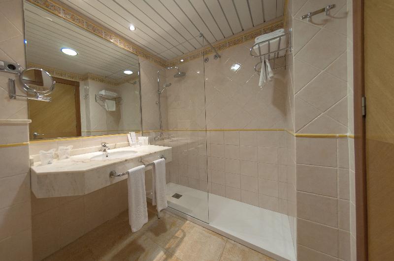 주니어 스위트 풀장 전망, La Laguna Spa & Golf