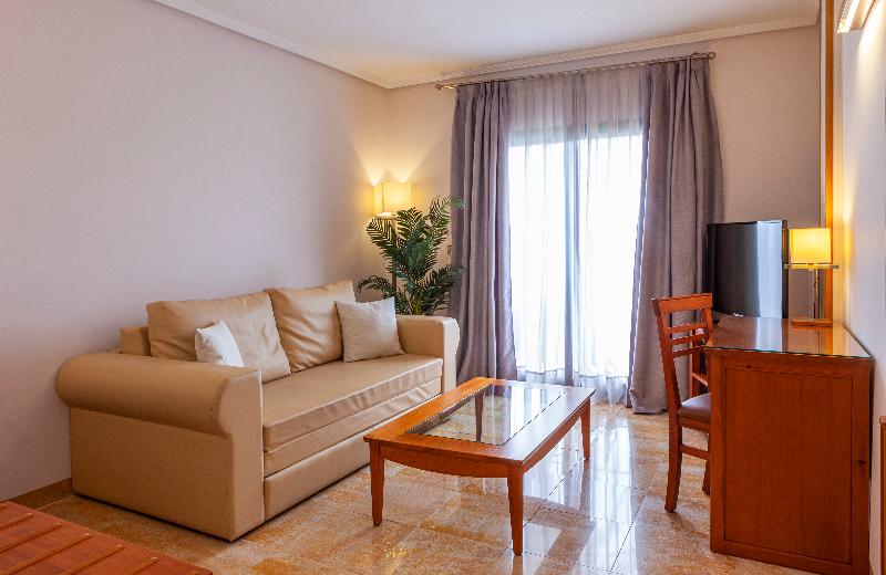 주니어 스위트 풀장 전망, La Laguna Spa & Golf