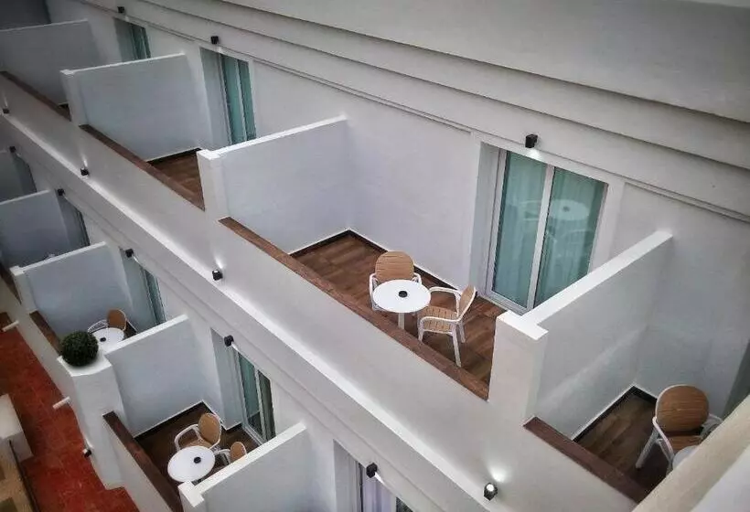 اتاق لوکس با تراس, Mb Boutique Hotel   Adults Recommended