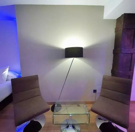 سوئیت جونیور با ماساژ آبی, Mb Boutique Hotel   Adults Recommended