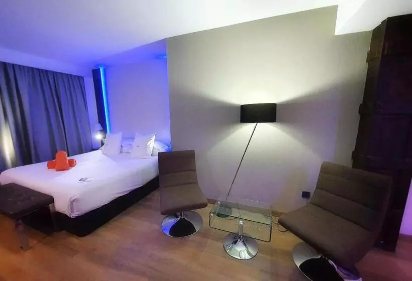 سوئیت جونیور با ماساژ آبی, Mb Boutique Hotel   Adults Recommended