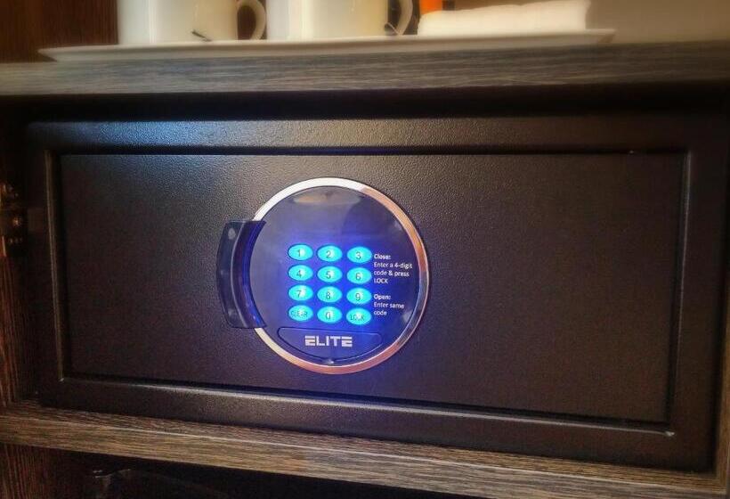 جناح جونيور مزوَّد بجاكوزي, Mb Boutique Hotel   Adults Recommended