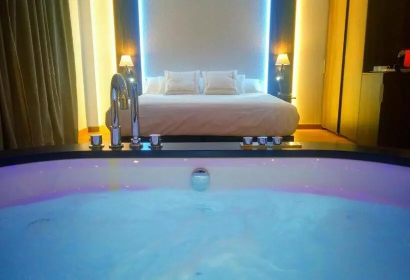 اتاق سوپریور با وان آب گرم, Mb Boutique Hotel   Adults Recommended