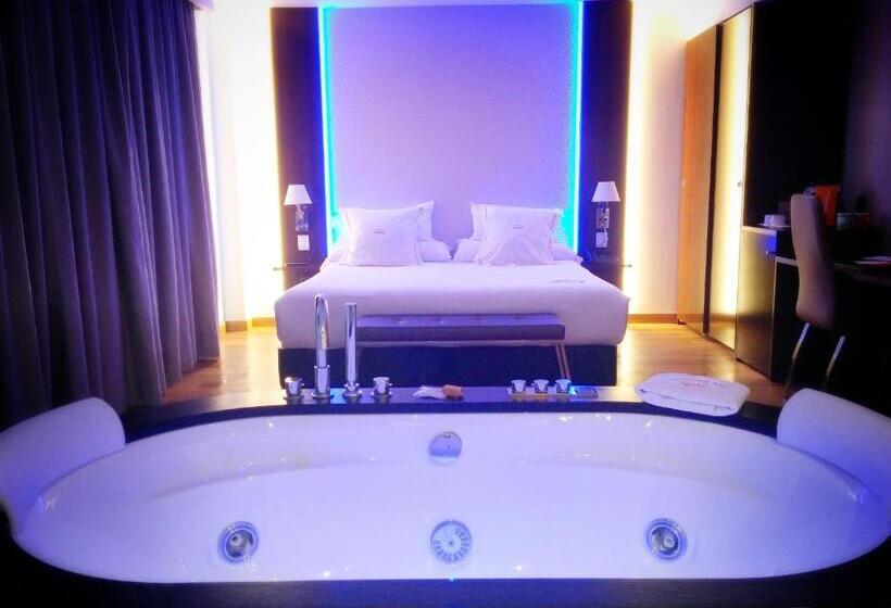 غرفة سوبيريور مزود بجاكوزى, Mb Boutique Hotel   Adults Recommended