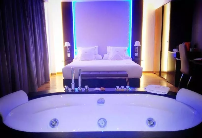 اتاق سوپریور با وان آب گرم, Mb Boutique Hotel   Adults Recommended