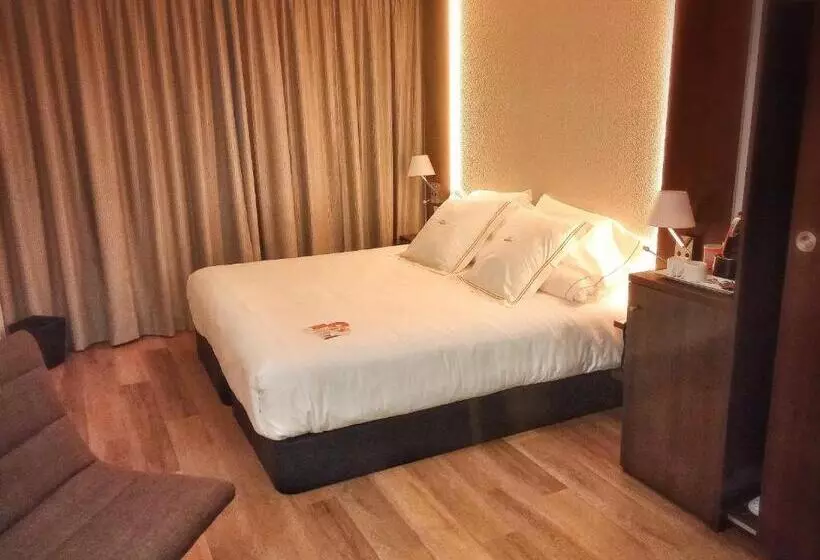 سوئیت جونیور با ماساژ آبی, Mb Boutique Hotel   Adults Recommended
