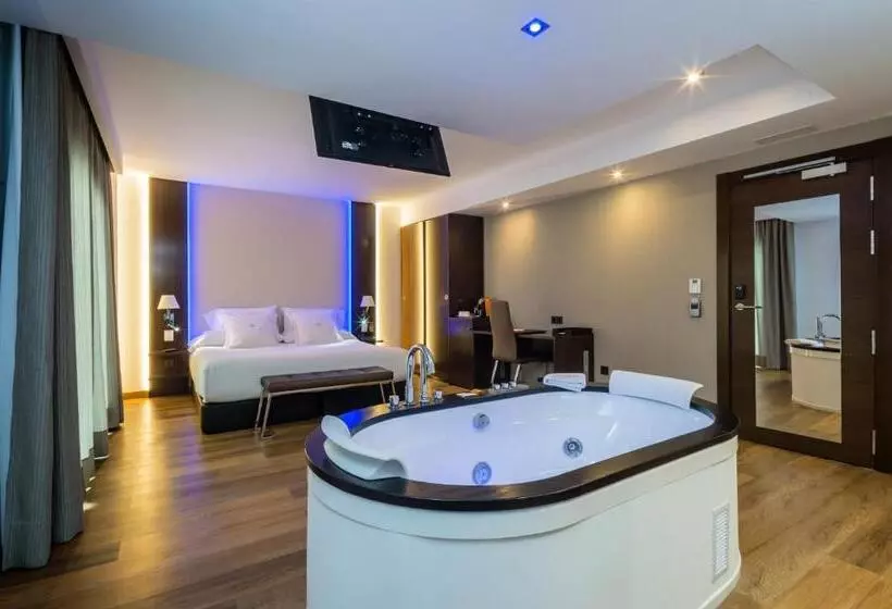 اتاق سوپریور با وان آب گرم, Mb Boutique Hotel   Adults Recommended