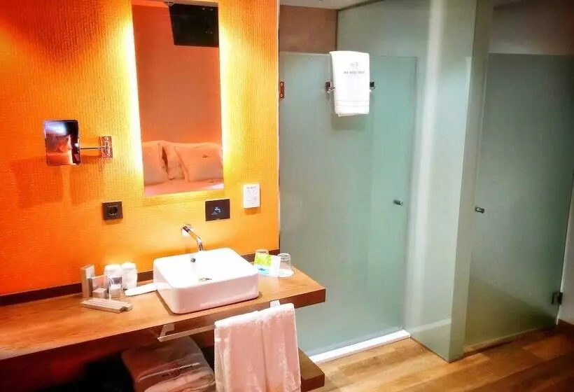اتاق لوکس با تراس, Mb Boutique Hotel   Adults Recommended