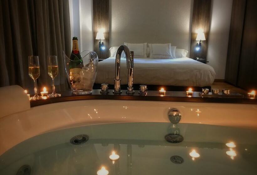 غرفة سوبيريور مزود بجاكوزى, Mb Boutique Hotel   Adults Recommended
