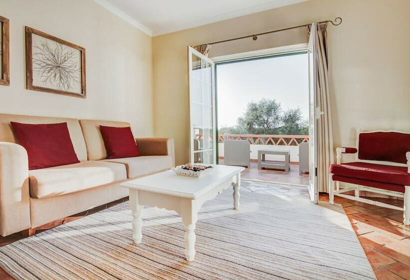 Люкс, Cegonha Country Club