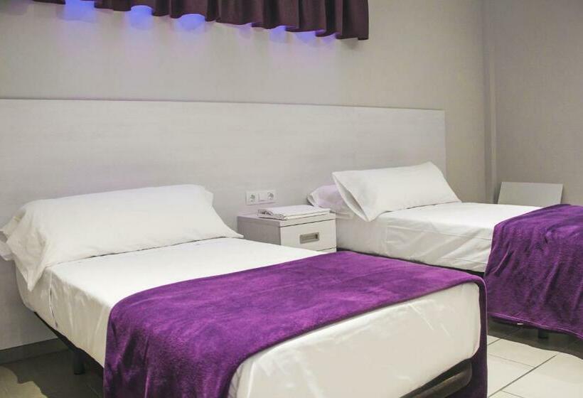 חדר משפחתי, Pins Platja Apartments