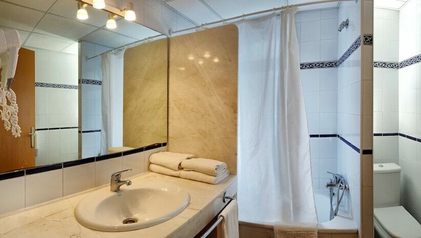 Apartamento 1 Dormitório Vista Mar, Pins Platja Apartments