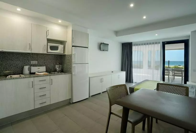 استودیوی سوپریور, Pins Platja Apartments