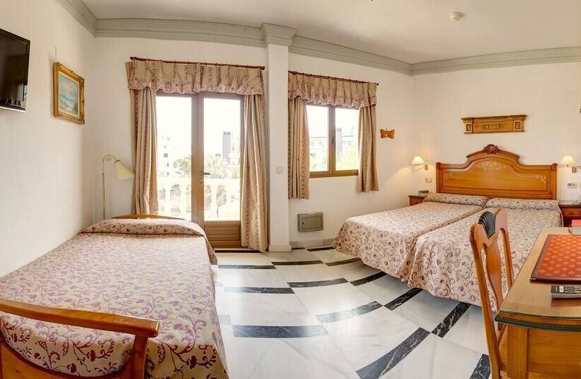 高级三人间, Rosa