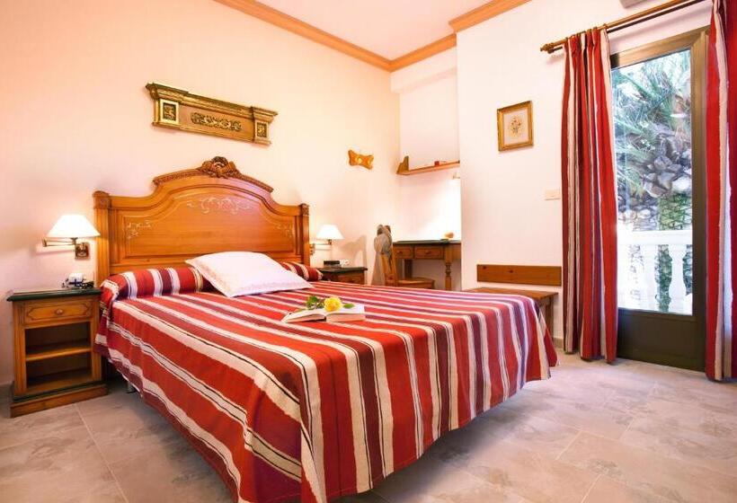 标准三人间, Rosa