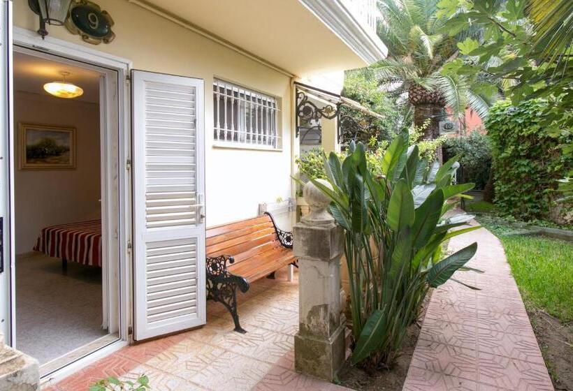 标准三人间, Rosa