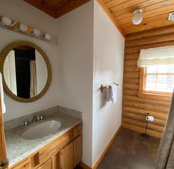 ‫فيلا غرفة نوم واحدة, Crown Lake Resort & Spa