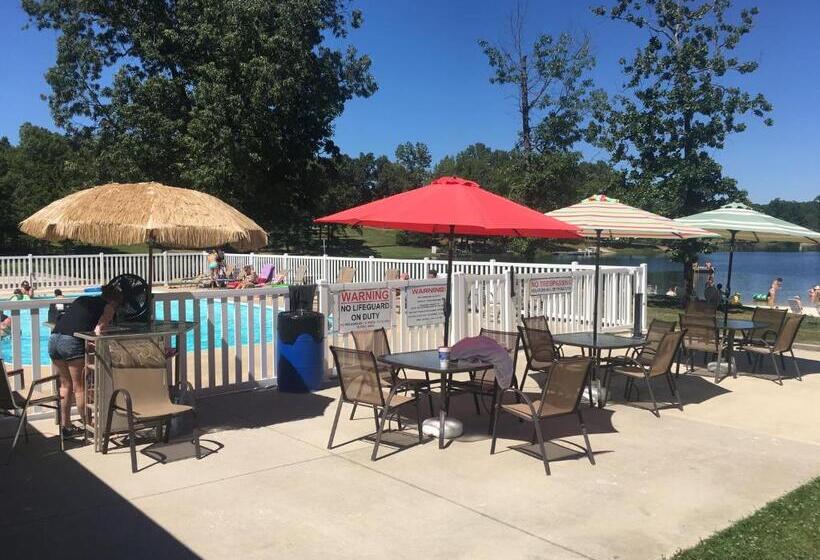 فيلا غرفة نوم واحدة مطلّة علي البحر, Crown Lake Resort & Spa