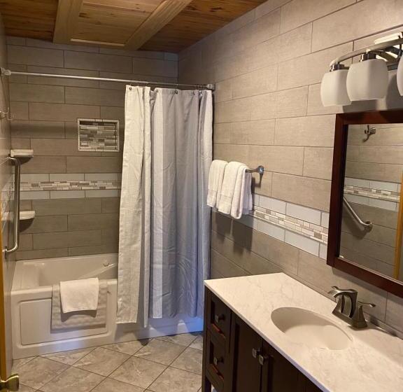 فيلا غرفة نوم واحدة مطلّة علي البحر, Crown Lake Resort & Spa