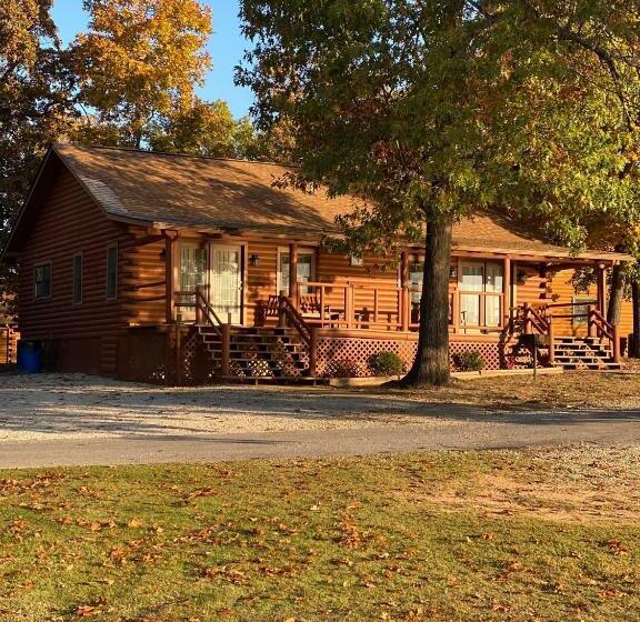 ‫فيلا غرفة نوم واحدة, Crown Lake Resort & Spa