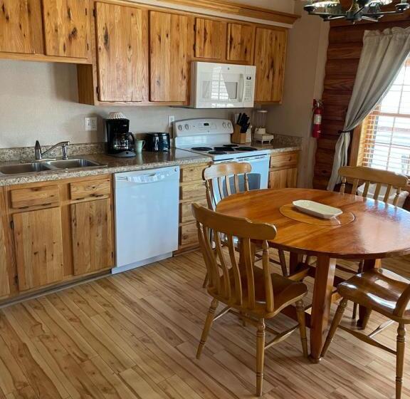 فيلا غرفة نوم واحدة مطلّة علي البحر, Crown Lake Resort & Spa