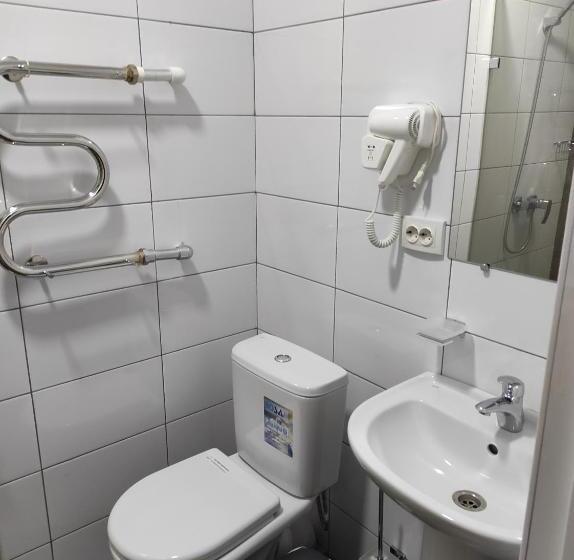 اتاق خانوادگی, жомарт