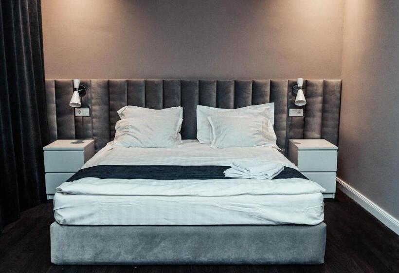 سوییت, жомарт