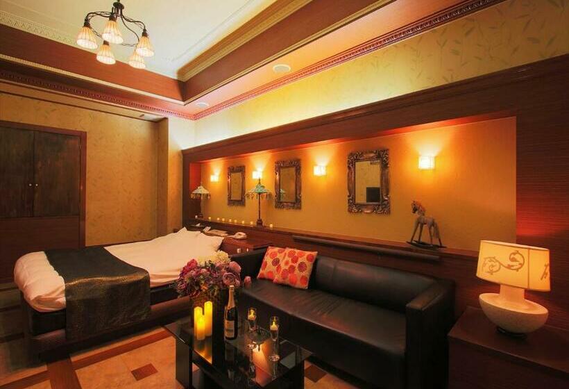 带大床的标准间, Gig