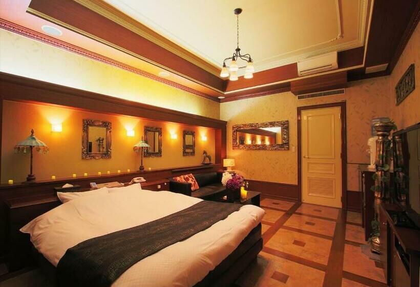 带大床的标准间, Gig